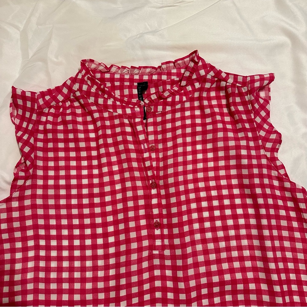 Meg and Margot Sleeveless Top - Picture 3 of 8
